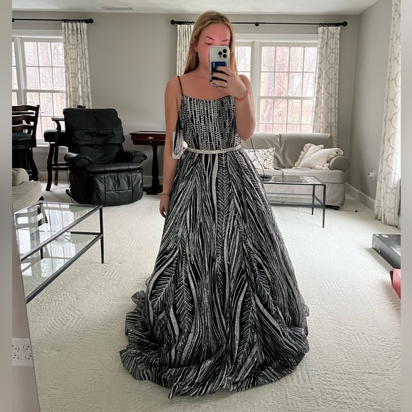 Jovani Dresses & Skirts - NWT BLACK AND SILVER PROM DRESS SIZE 0